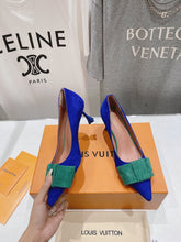 Load image into Gallery viewer, Louis Vuitton Blossom Pump