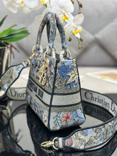 Load image into Gallery viewer, Christian Dior Medium Lady D Lite Bag