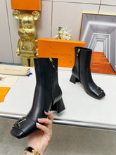 Load image into Gallery viewer, Louis Vuitton Shake Ankle Boots