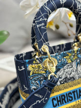 Load image into Gallery viewer, Christian Dior Medium Lady D Lite Bag