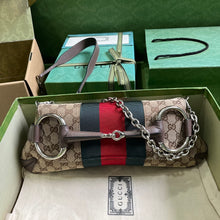 Load image into Gallery viewer, Gucci Horsebit Chain Medium Shoulder Bag