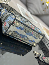 Load image into Gallery viewer, Christian Dior Medium Lady D Lite Bag