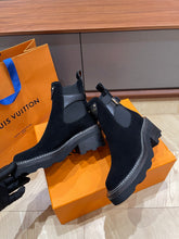 Load image into Gallery viewer, Louis Vuitton Beaubourg Ankle Boots