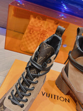 Load image into Gallery viewer, Louis Vuitton Laureate Platform Desert Boots