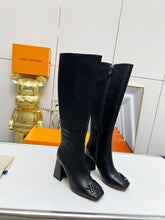 Load image into Gallery viewer, Louis Vuitton Shake High Boots
