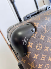 Load image into Gallery viewer, Louis Vuitton Horizon 50 Suitcase