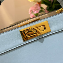 Load image into Gallery viewer, Fendi Peekaboo Medium iseeu Bag