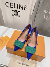 Load image into Gallery viewer, Louis Vuitton Blossom Pump
