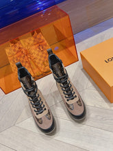 Load image into Gallery viewer, Louis Vuitton Laureate Platform Desert Boots