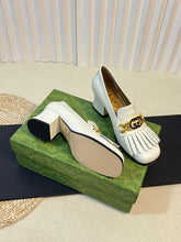 Load image into Gallery viewer, Gucci interlocking G Mid Heel Pump