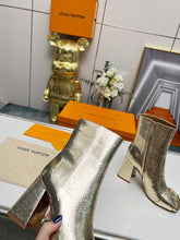 Load image into Gallery viewer, Louis Vuitton Shake Ankle Boots