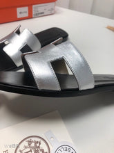 Load image into Gallery viewer, Hermes Oran Sandal