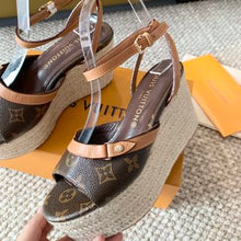 Load image into Gallery viewer, Louis Vuitton Helio's Wedge Sandals