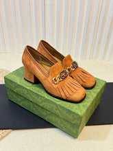 Load image into Gallery viewer, Gucci interlocking G Mid Heel Pump