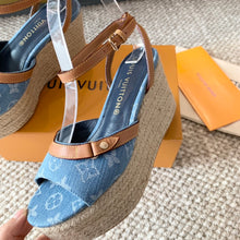 Load image into Gallery viewer, Louis Vuitton Helio's Wedge Sandals