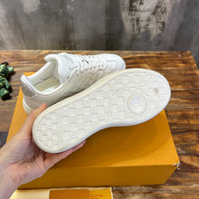 Load image into Gallery viewer, Louis Vuitton Groovy Platform Sneakers