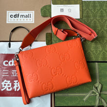Load image into Gallery viewer, Gucci Jumbo GG Medium Messenger Bag