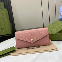 Load image into Gallery viewer, Gucci GG Continental Wallet