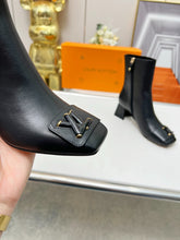 Load image into Gallery viewer, Louis Vuitton Shake Ankle Boots