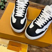 Load image into Gallery viewer, Louis Vuitton Groovy Platform Sneakers
