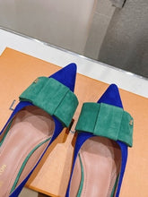 Load image into Gallery viewer, Louis Vuitton Blossom Pump