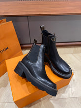 Load image into Gallery viewer, Louis Vuitton Beaubourg Ankle Boots