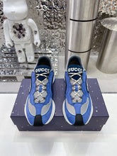 Load image into Gallery viewer, Gucci Run Sneakers