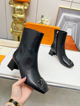 Load image into Gallery viewer, Louis Vuitton Shake Ankle Boots