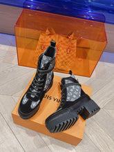 Load image into Gallery viewer, Louis Vuitton Laureate Platform Desert Boots