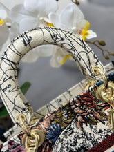 Load image into Gallery viewer, Christian Dior Medium Lady D Lite Bag