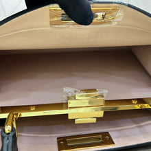 Load image into Gallery viewer, Fendi Peekaboo Medium iseeu Bag
