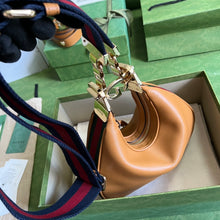 Load image into Gallery viewer, Gucci Attache Small Shoulder Bag