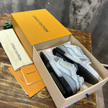 Load image into Gallery viewer, Louis Vuitton Trainer Sneakers