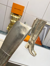 Load image into Gallery viewer, Louis Vuitton Shake High Boots