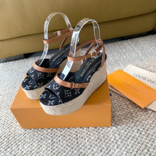 Load image into Gallery viewer, Louis Vuitton Helio's Wedge Sandals