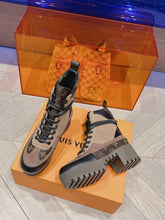 Load image into Gallery viewer, Louis Vuitton Laureate Platform Desert Boots