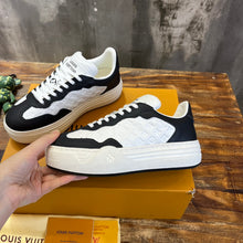 Load image into Gallery viewer, Louis Vuitton Groovy Platform Sneakers