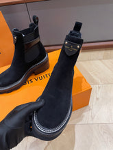 Load image into Gallery viewer, Louis Vuitton Beaubourg Ankle Boots