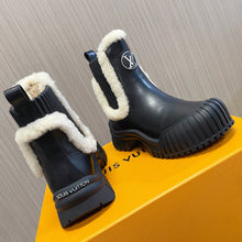 Load image into Gallery viewer, Louis Vuitton Ruby Flat Ranger Boots