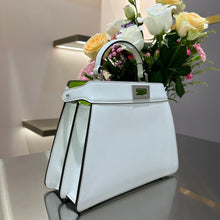 Load image into Gallery viewer, Fendi Peekaboo Medium iseeu Bag