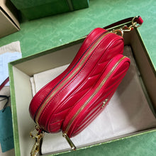 Load image into Gallery viewer, Gucci Interlocking G Mini Heart Shoulder Bag