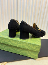 Load image into Gallery viewer, Gucci interlocking G Mid Heel Pump