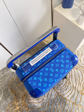 Load image into Gallery viewer, Louis Vuitton Horizon 50 Suitcase