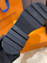 Load image into Gallery viewer, Louis Vuitton Beaubourg Ankle Boots