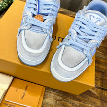 Load image into Gallery viewer, Louis Vuitton Trainer Sneakers