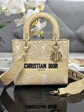 Load image into Gallery viewer, Christian Dior Medium Lady D Lite Bag