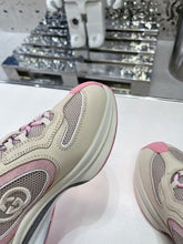Load image into Gallery viewer, Gucci Run Sneakers