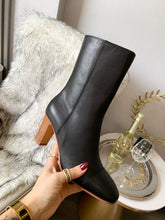 Load image into Gallery viewer, Gucci Ankle Boots