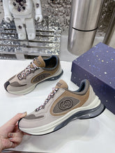 Load image into Gallery viewer, Gucci Run Sneakers