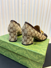 Load image into Gallery viewer, Gucci interlocking G Mid Heel Pump